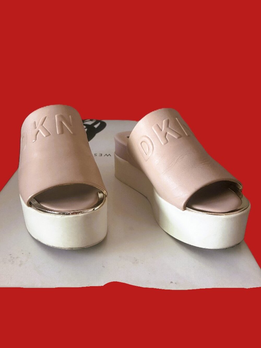 DONNA KARAN DKNY LEATHER BIEGE SLIP ON SIZE 8